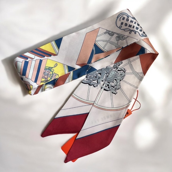 Silk Scarf Classic Horse Design - Picture 1 of 4